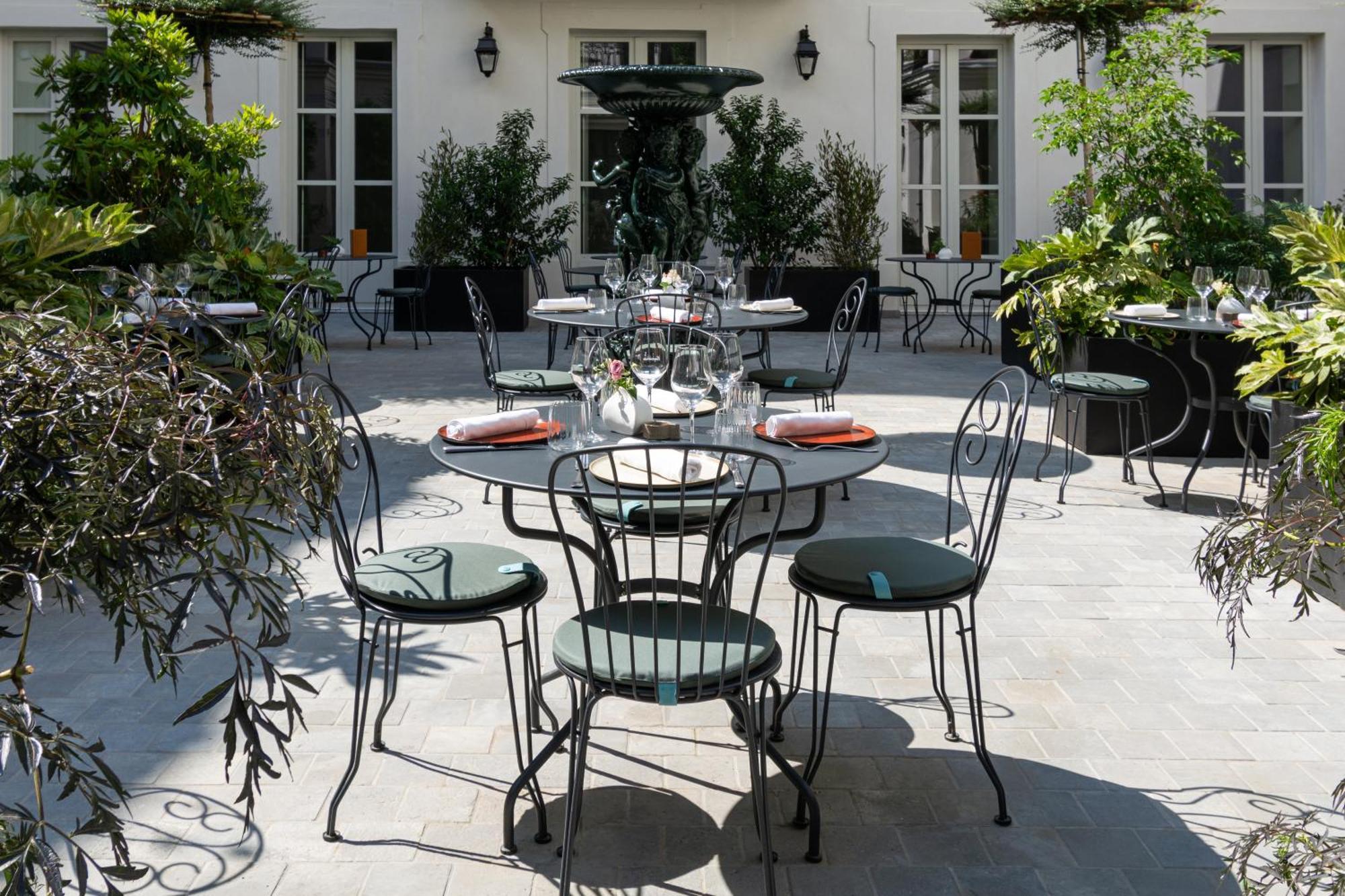 Hotel & Spa Napoleon Fontainebleau Exterior photo